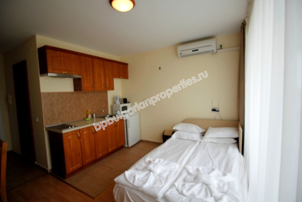 Меблированная студия с видом на море на продажу в курорте Святой Влас