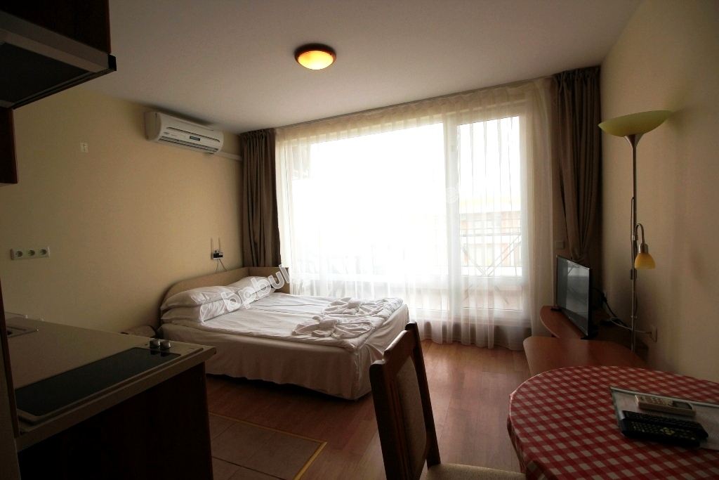 Меблированная студия с видом на море на продажу в курорте Святой Влас