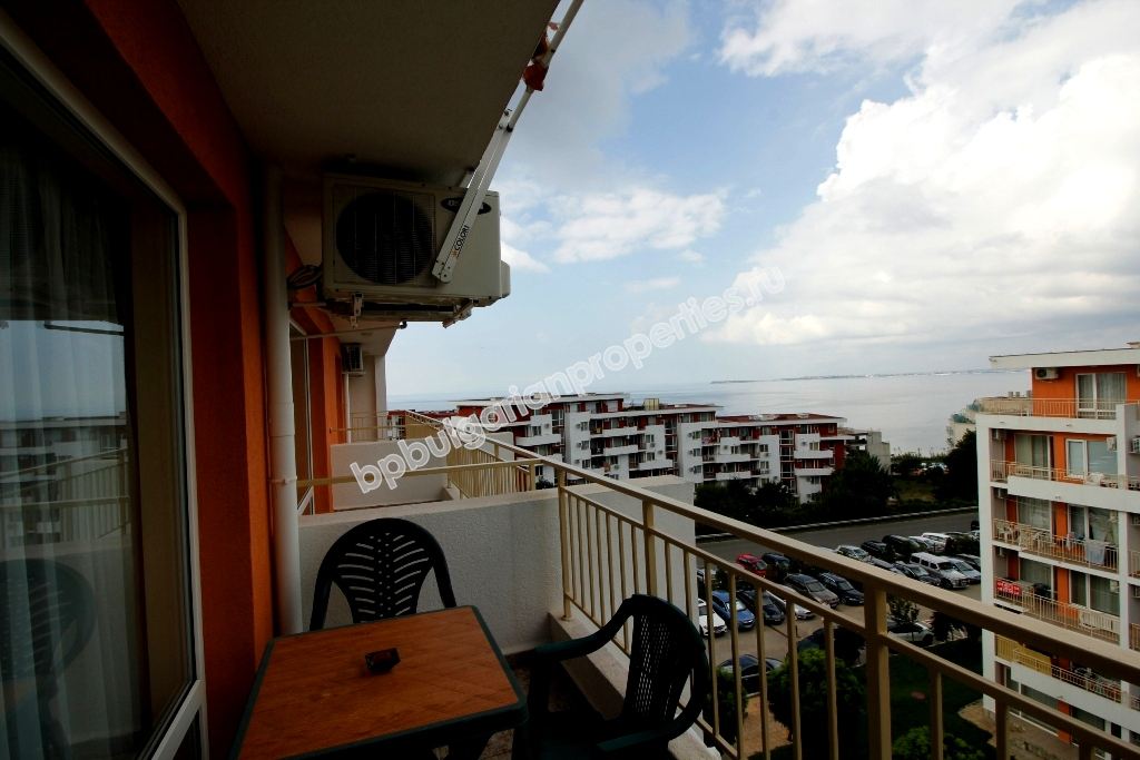 Меблированная студия с видом на море на продажу в курорте Святой Влас