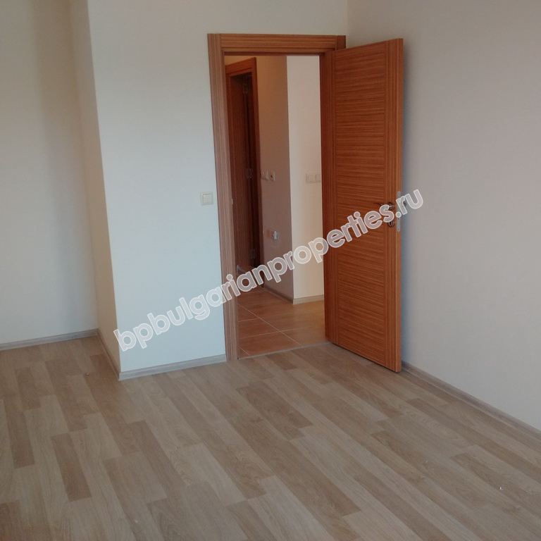 Новая двухкомнатная квартира на продажу близко к пляжу в городе Несебр