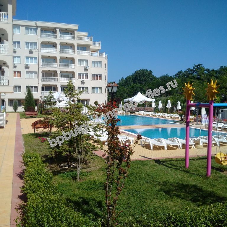 Новая двухкомнатная квартира на продажу близко к пляжу в городе Несебр