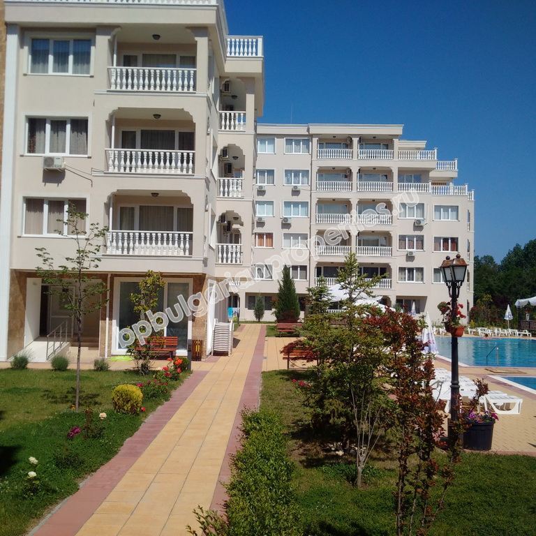 Новая двухкомнатная квартира на продажу близко к пляжу в городе Несебр