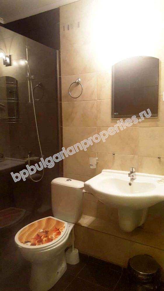 Просторная меблированная студия близко к морю на продажу в курорте Солнечный Берег