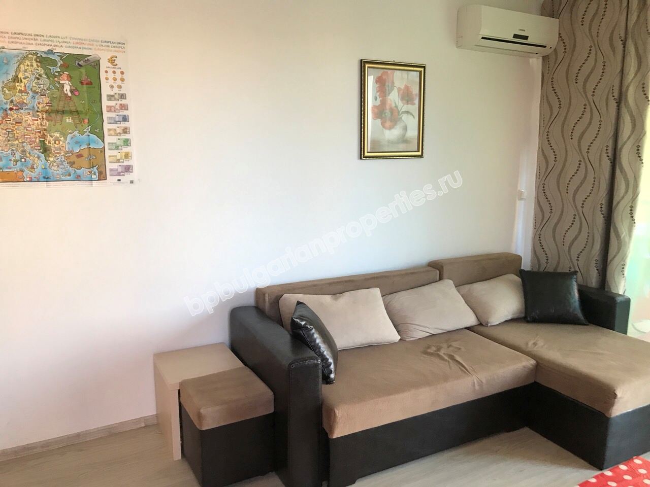 Меблированная двухкомнатная квартира на продажу недалеко от пляжа в курорте Солнечный берег