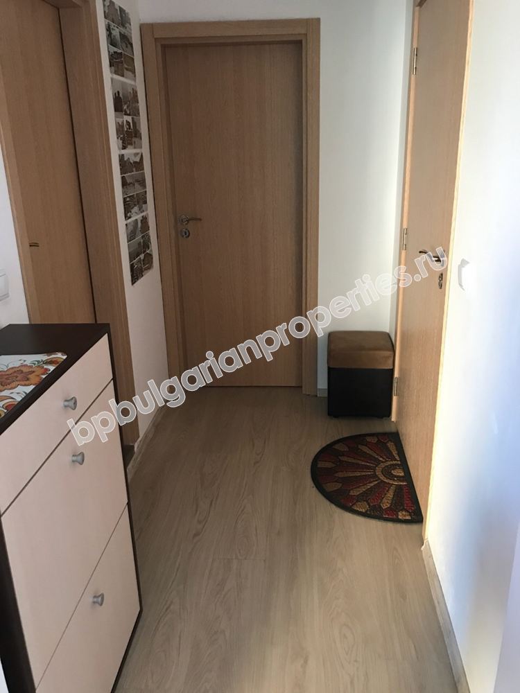 Меблированная двухкомнатная квартира на продажу недалеко от пляжа в курорте Солнечный берег