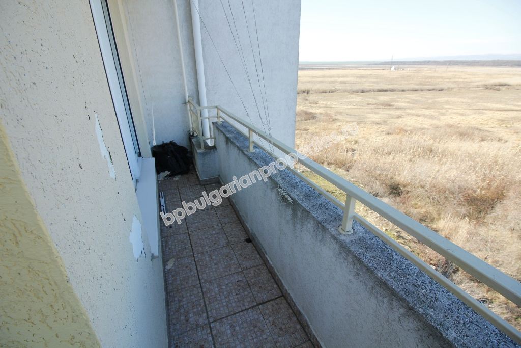 Меблированная двухкомнатная квартира на продажу в курорте Солнечный берег