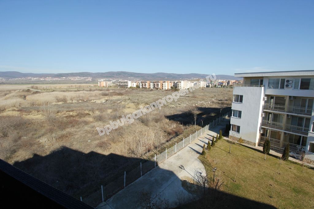 Меблированная двухкомнатная квартира на продажу в курорте Солнечный берег