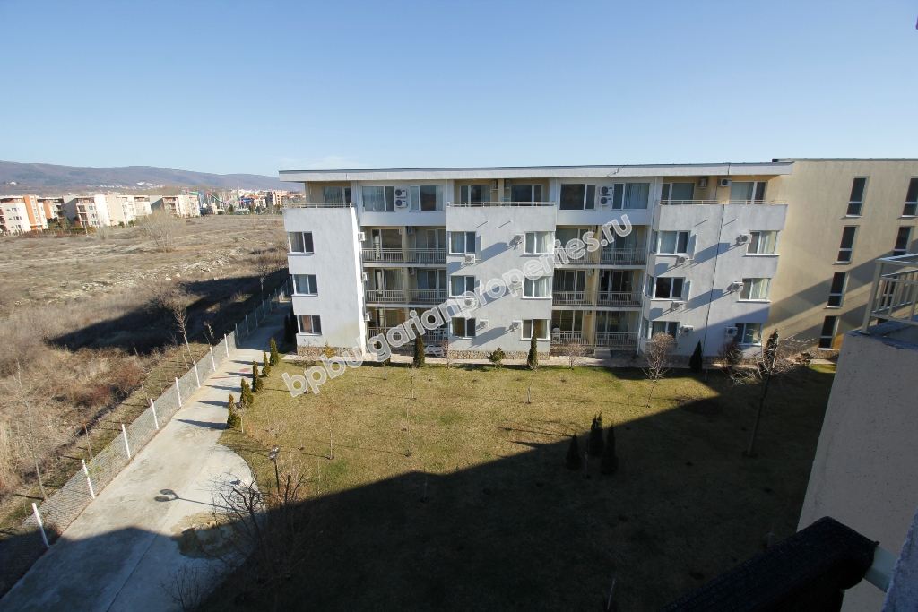 Меблированная двухкомнатная квартира на продажу в курорте Солнечный берег