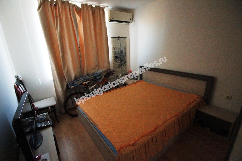 Меблированная двухкомнатная квартира на продажу в курорте Солнечный берег