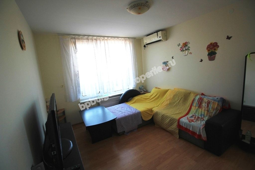 Меблированная двухкомнатная квартира на продажу в курорте Солнечный берег