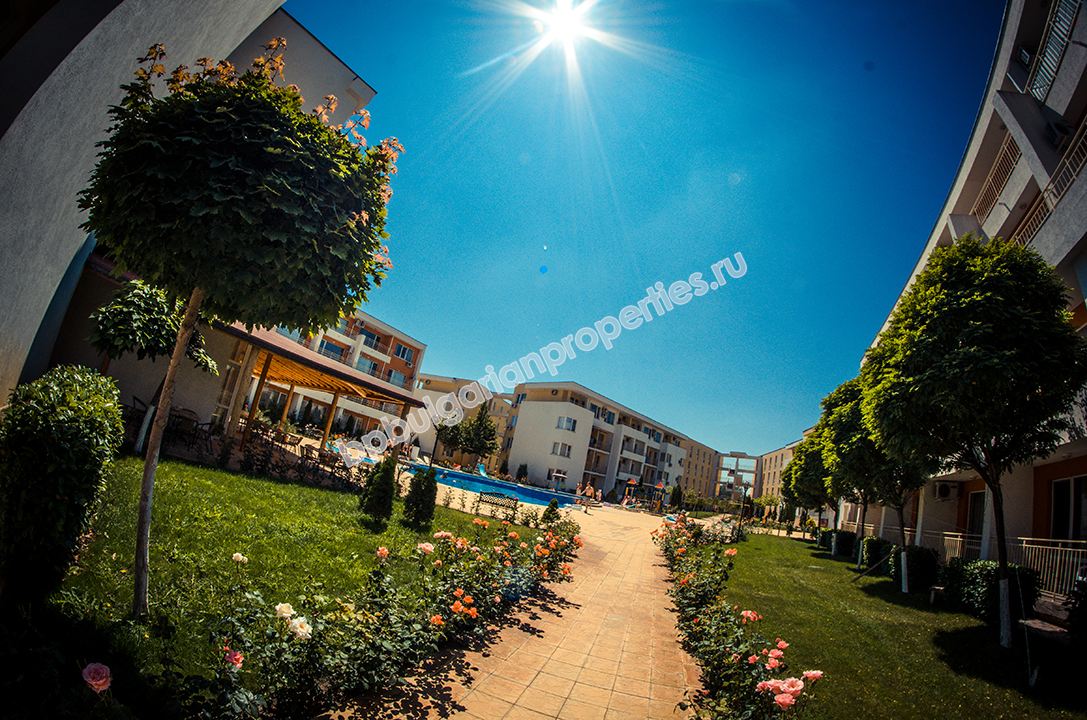 Меблированная двухкомнатная квартира на продажу в курорте Солнечный берег