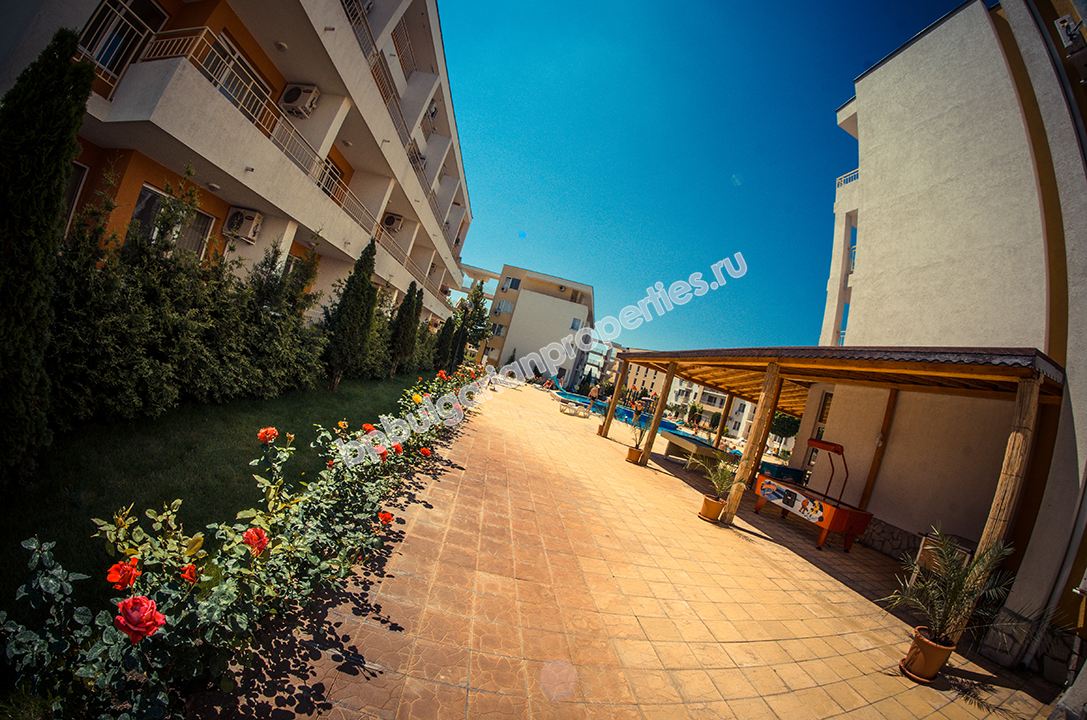 Меблированная двухкомнатная квартира на продажу в курорте Солнечный берег