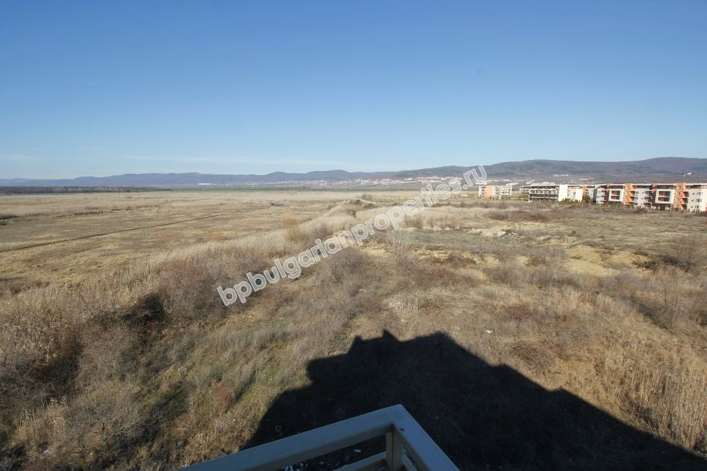 Меблированная двухкомнатная квартира на продажу в курорте Солнечный берег