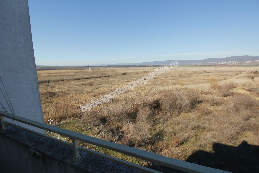 Меблированная двухкомнатная квартира на продажу в курорте Солнечный берег