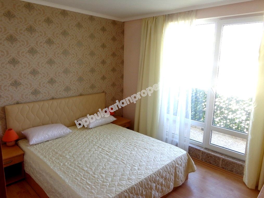 Трехкомнатная меблированная квартира с панорамным видом на море на продажу в курорте Святой Влас