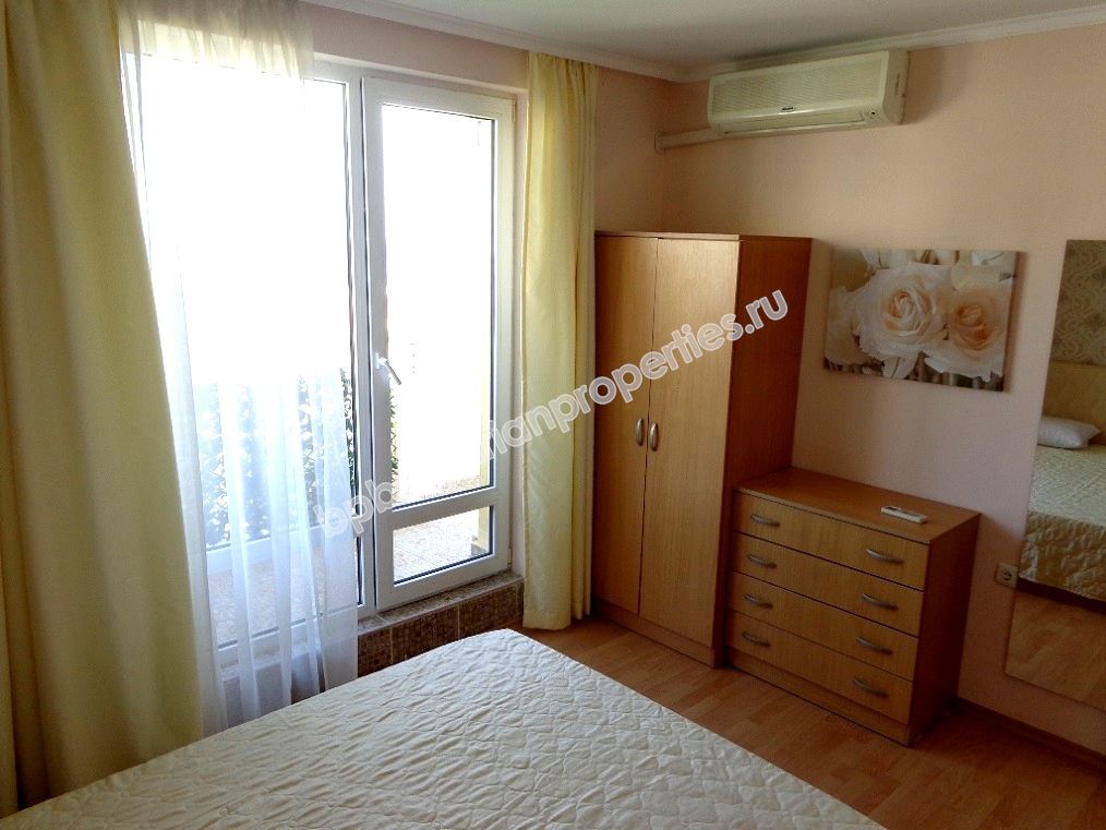 Трехкомнатная меблированная квартира с панорамным видом на море на продажу в курорте Святой Влас