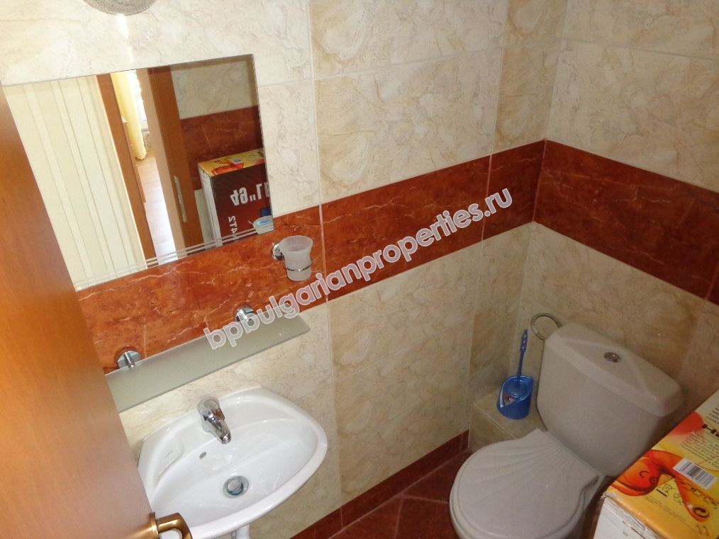 Трехкомнатная меблированная квартира с панорамным видом на море на продажу в курорте Святой Влас