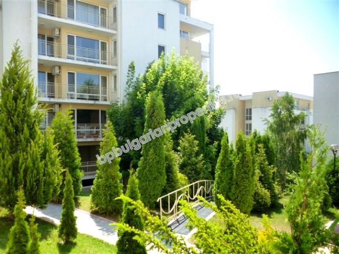 Трехкомнатная меблированная квартира с панорамным видом на море на продажу в курорте Святой Влас