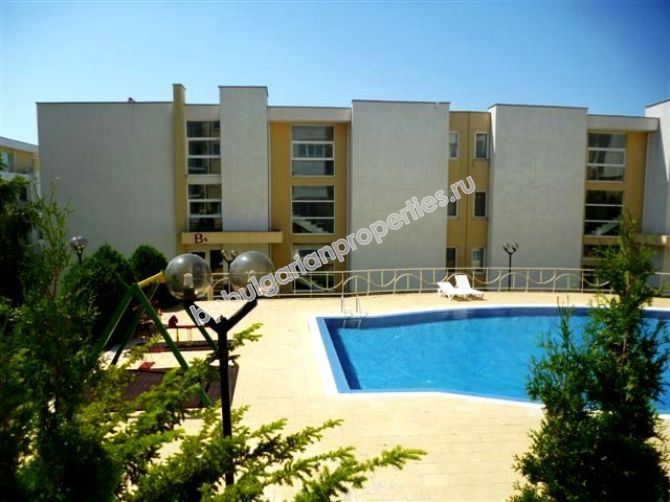 Трехкомнатная меблированная квартира с панорамным видом на море на продажу в курорте Святой Влас