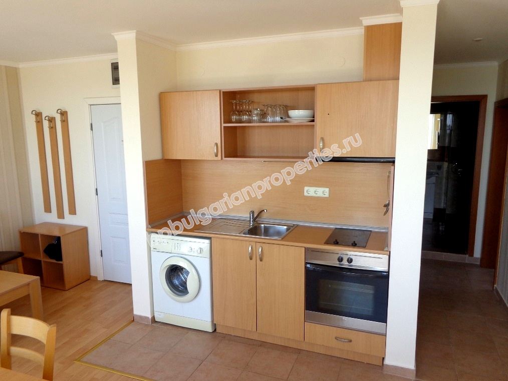 Трехкомнатная меблированная квартира с панорамным видом на море на продажу в курорте Святой Влас