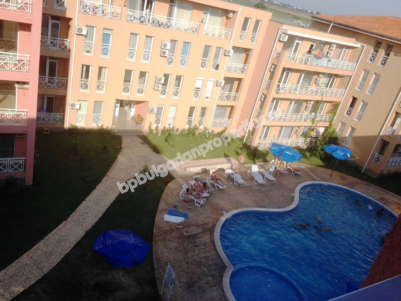 Меблированная студия экономичного класса на продажу в курорте Солнечный Берег