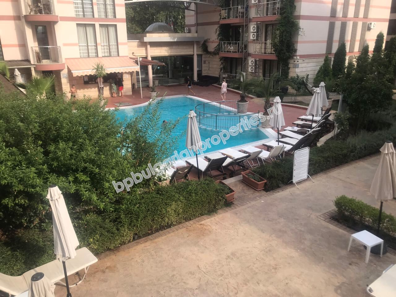 Шикарная меблированая двухкомнатная квартиры на продажу в элитном комплексе в курорте Солнечный Берег