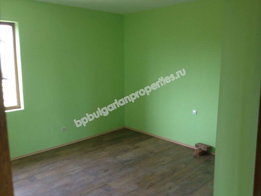 Полностью реновированный дом на продажу в деревне вблизи курорта Солнечный Берег и моря