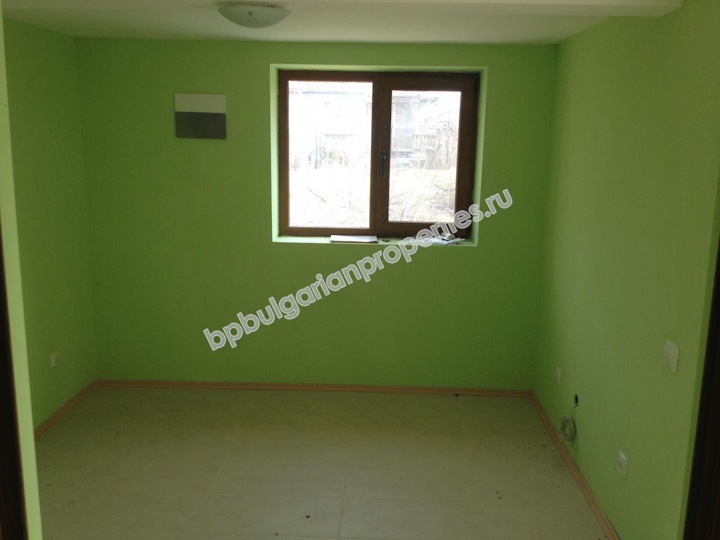 Полностью реновированный дом на продажу в деревне вблизи курорта Солнечный Берег и моря