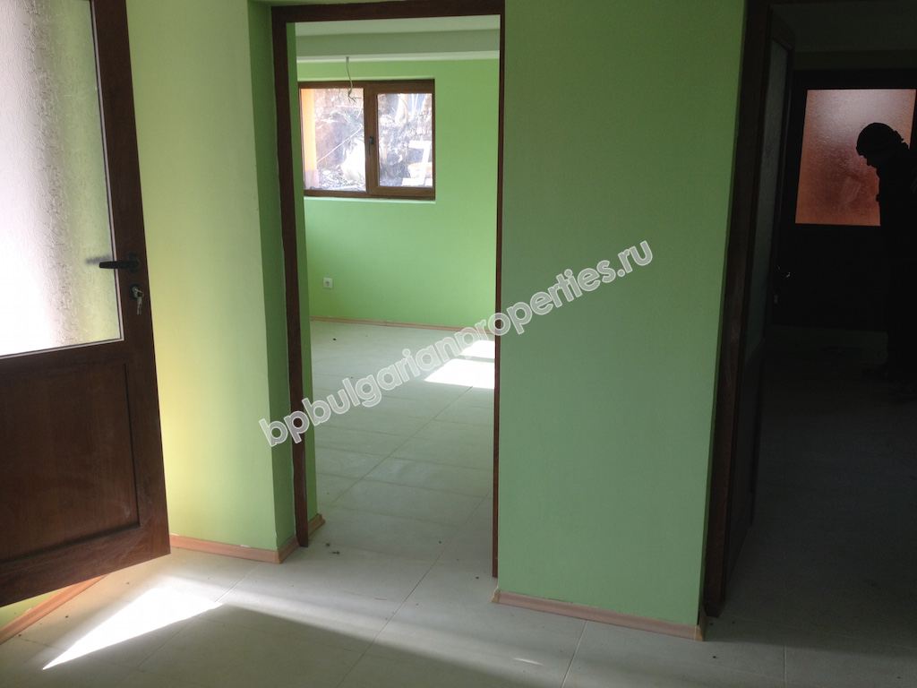 Полностью реновированный дом на продажу в деревне вблизи курорта Солнечный Берег и моря