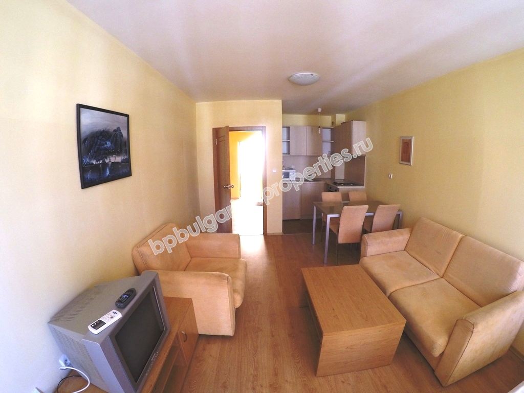 Меблированная двухкомнатная квартира близко к пляжу на продажу в курорте Солнечный Берег