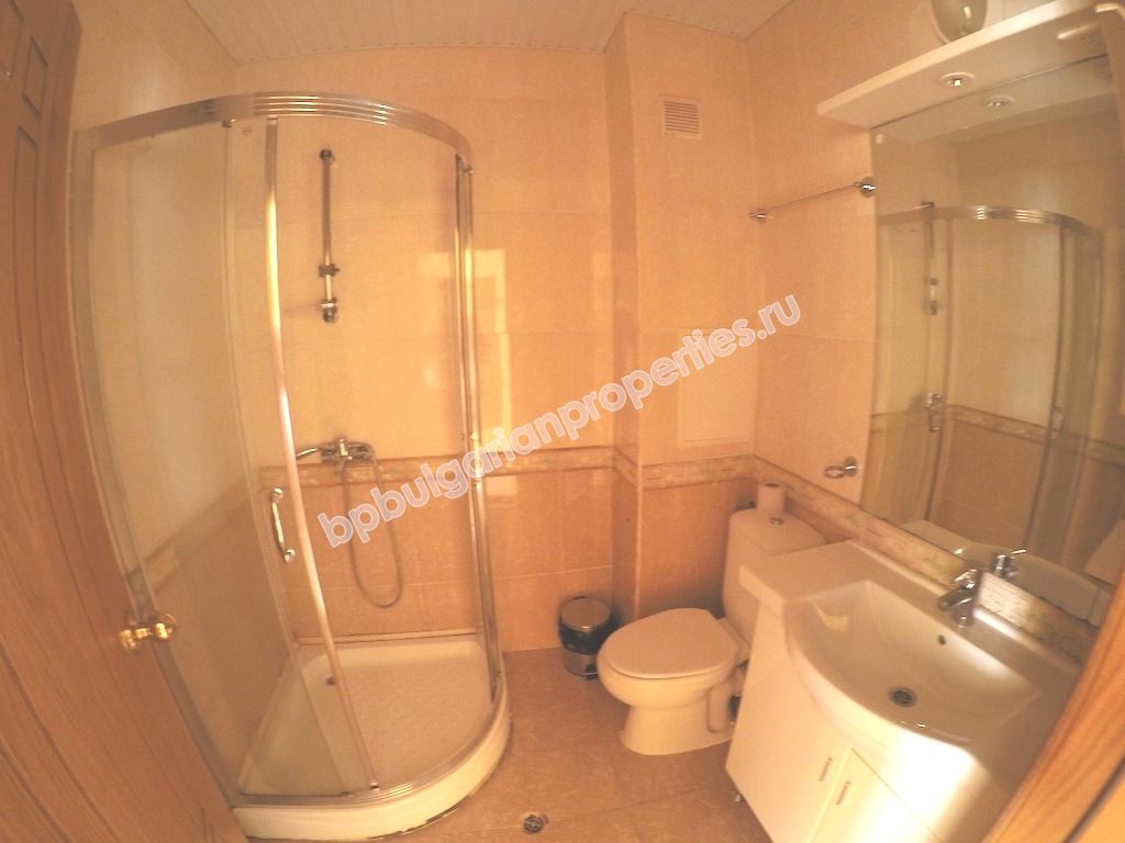 Меблированная двухкомнатная квартира близко к пляжу на продажу в курорте Солнечный Берег