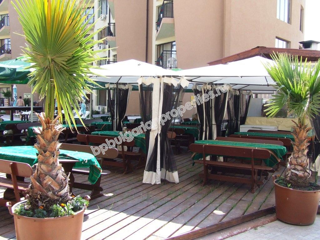 Меблированная двухкомнатная квартира близко к пляжу на продажу в курорте Солнечный Берег