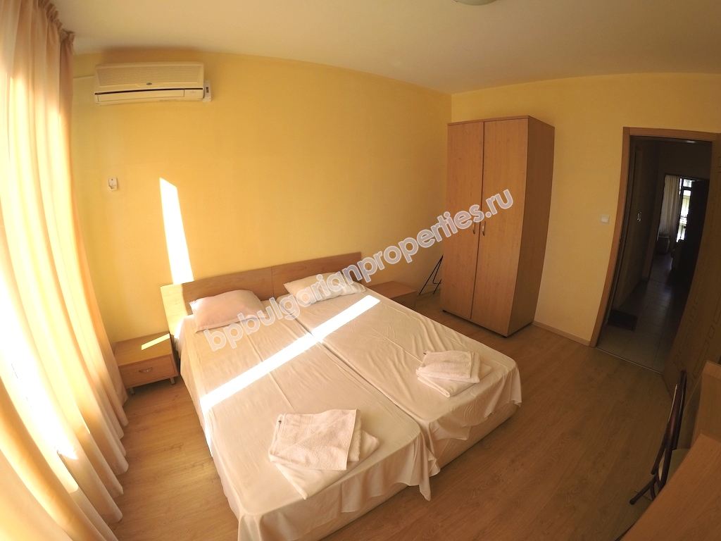 Меблированная двухкомнатная квартира близко к пляжу на продажу в курорте Солнечный Берег