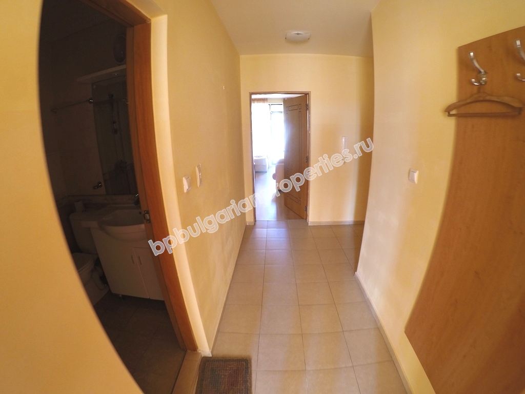 Меблированная двухкомнатная квартира близко к пляжу на продажу в курорте Солнечный Берег