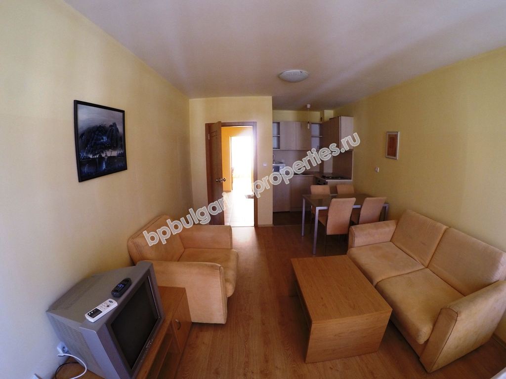 Меблированная двухкомнатная квартира близко к пляжу на продажу в курорте Солнечный Берег