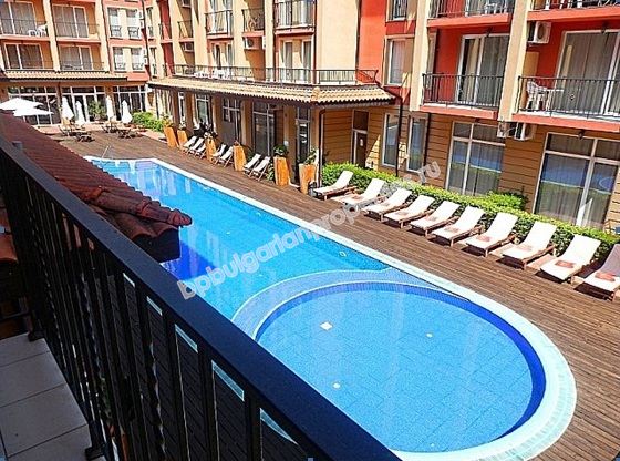 Просторная квартира недалеко от пляжа в курорте Солнечный берег