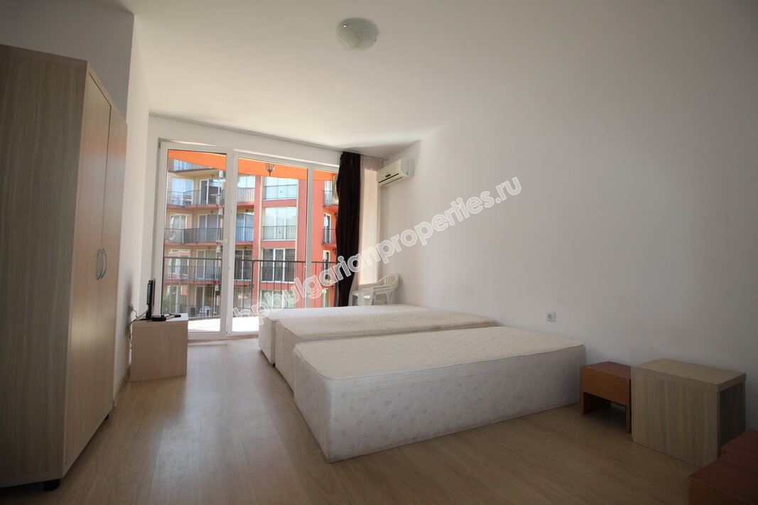 Просторная квартира недалеко от пляжа в курорте Солнечный берег