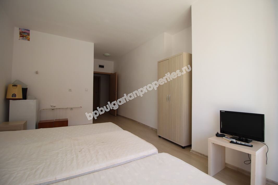 Просторная квартира недалеко от пляжа в курорте Солнечный берег