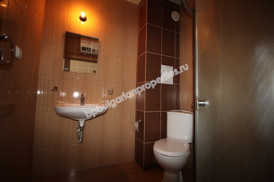 Просторная квартира недалеко от пляжа в курорте Солнечный берег