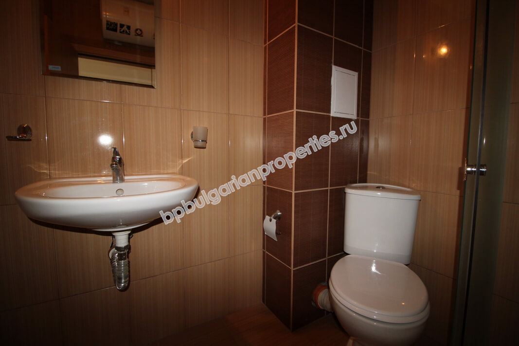 Просторная квартира недалеко от пляжа в курорте Солнечный берег