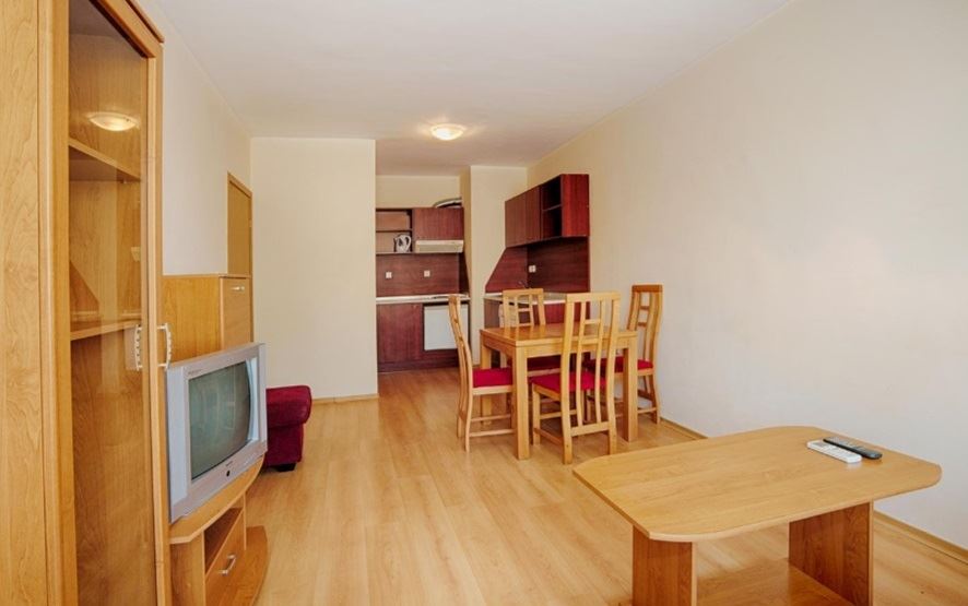 Меблированная двухкомнатная квартира в западной части Солнечного Берега