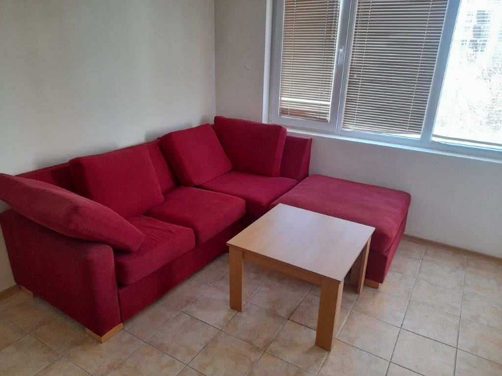 Меблированная двухкомнатная квартира в западной части Солнечного Берега