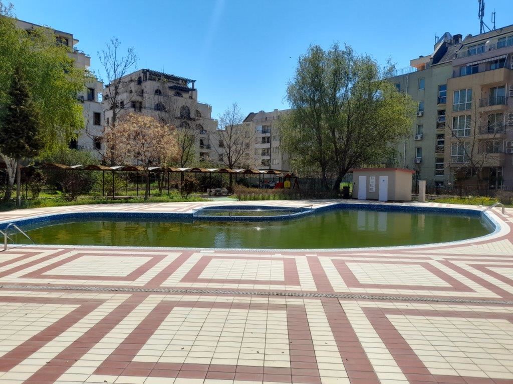 Меблированная двухкомнатная квартира в западной части Солнечного Берега