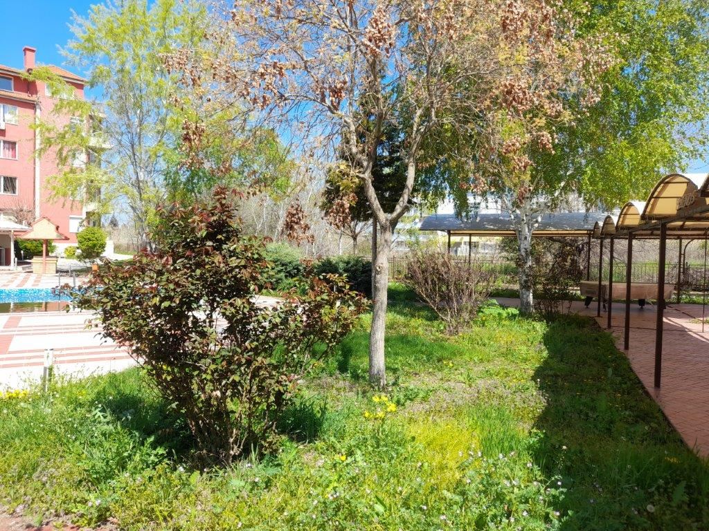 Меблированная двухкомнатная квартира в западной части Солнечного Берега