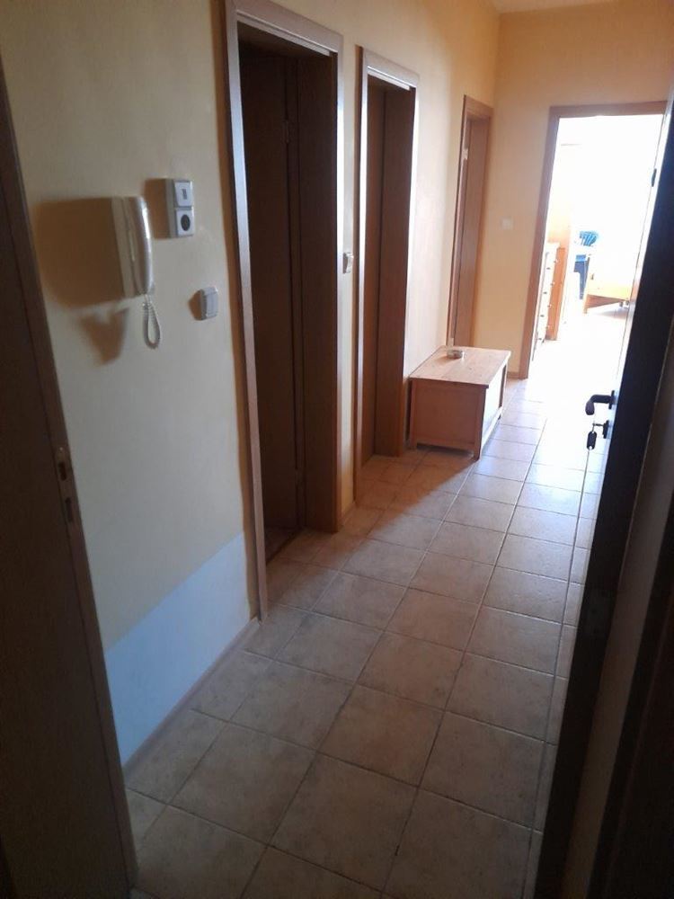 Меблированная двухкомнатная квартира в западной части Солнечного Берега