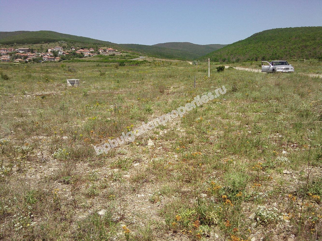 Два соседних участка под застройку в 4 км от моря