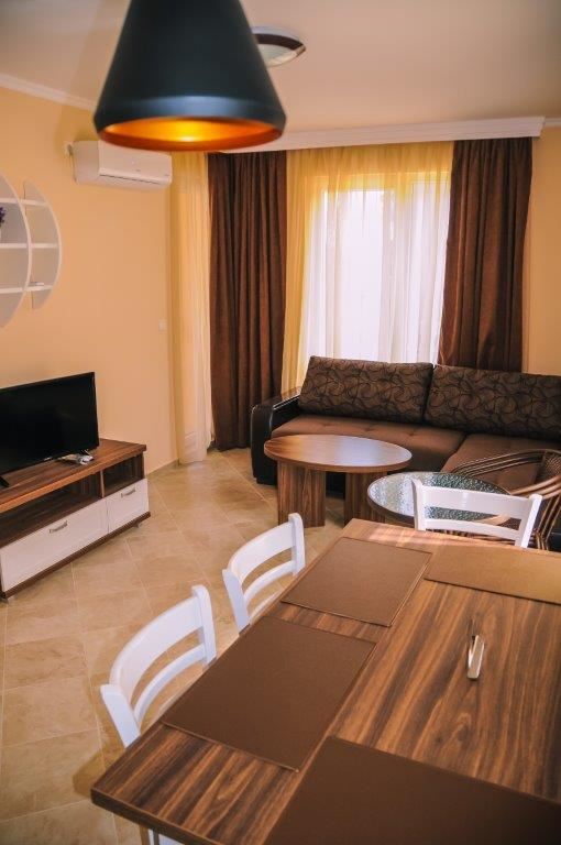 Квартира-люкс для отдыха и ПМЖ в новом жилом комплексе, Равда