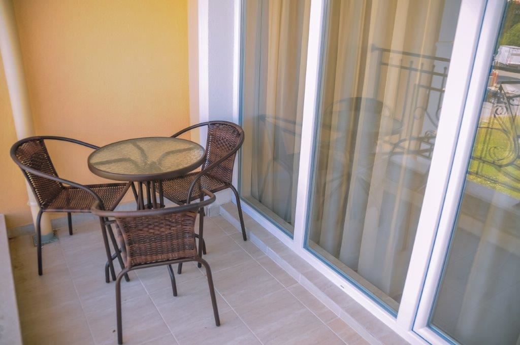 Предложение для инвестиции. Меблированные апартаменты в новом жилом комплексе в Равде