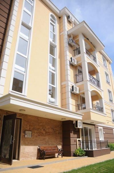 Предложение для инвестиции. Меблированные апартаменты в новом жилом комплексе в Равде