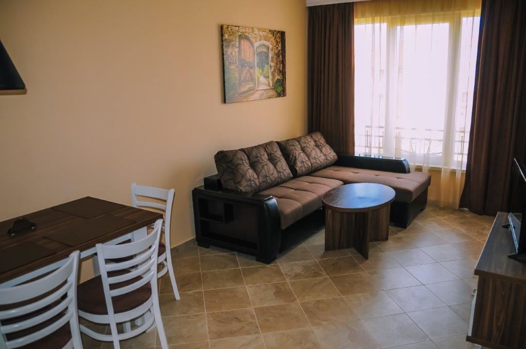 Предложение для инвестиции. Меблированные апартаменты в новом жилом комплексе в Равде